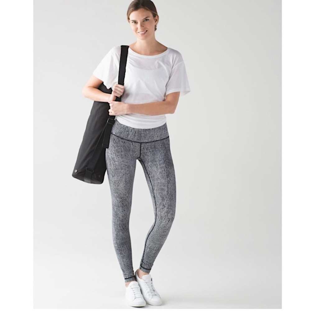 LULULEMON Wunder Under Leggings Tights III Fall Net Black White Workout size 2